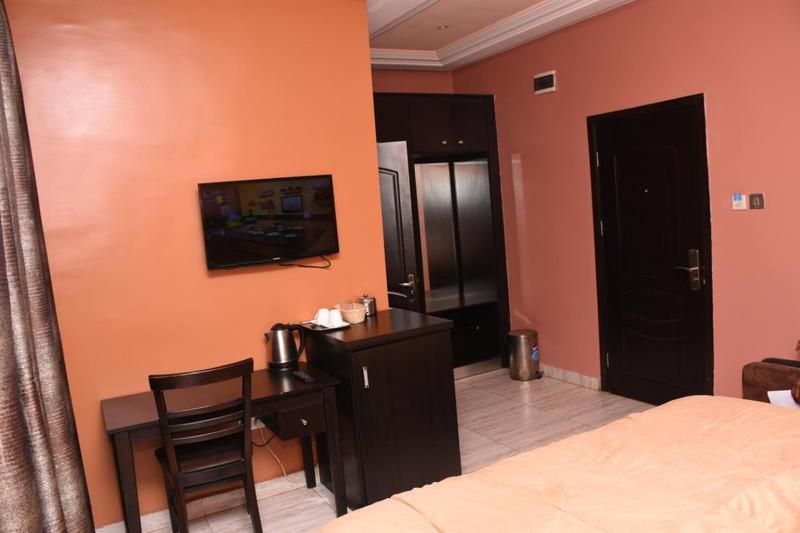 哈德布瑞克套房酒店 Enugu 外观 照片
